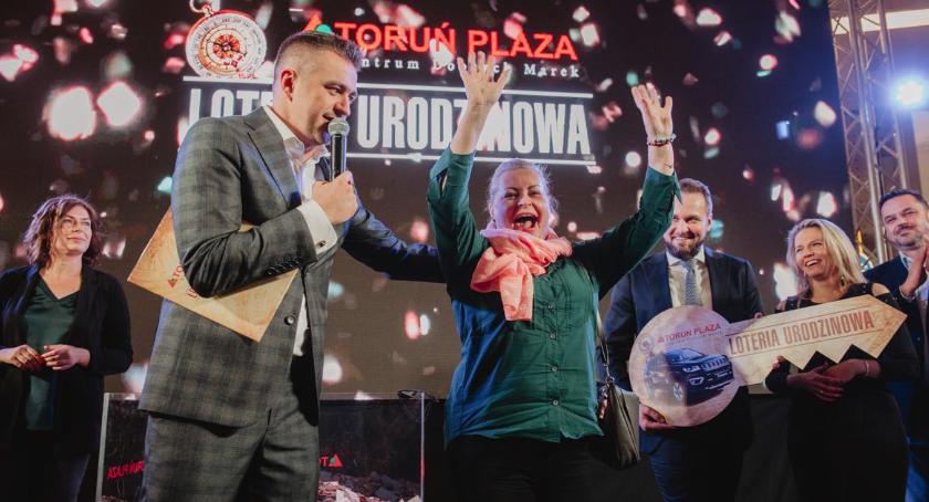 Pani Danuta wygrała Jeepa. Oto zwyciężczyni loterii urodzinowej [FOTO]