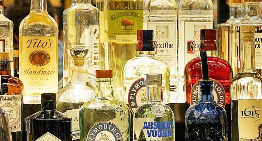 Oto osiem nowych punktów w Toruniu, gdzie kupimy wysokoprocentowy alkohol