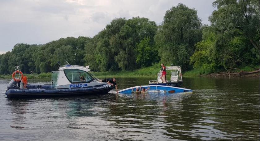 Na Wiśle przewróciła się łódka z dwoma wędkarzami. Nie żyje 57-letni mężczyzna