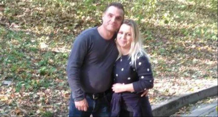 Wsiadła do samochodu z partnerem na Szosie Lubickiej. Teraz może być w ogromnym niebezpieczeństwie