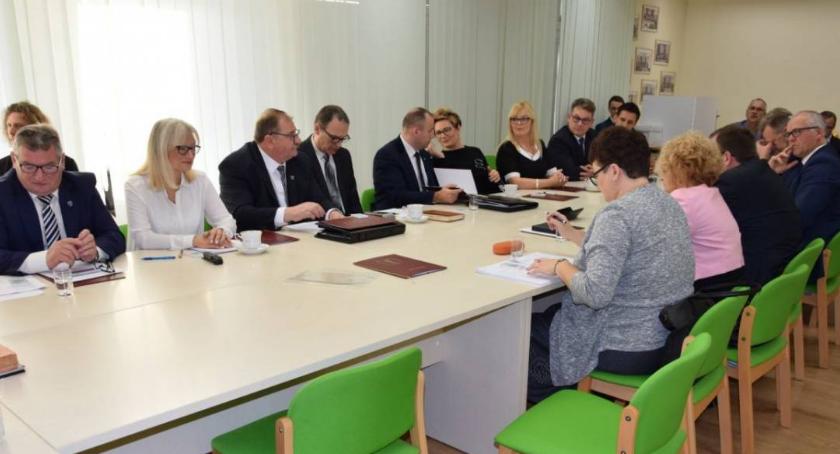 Znamy godziny dyżurów radnych gminy Lubicz