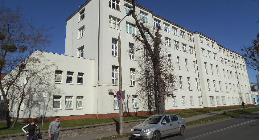 Mieszkańcy nie mogą normalnie żyć przez remont Szpitala. Wykonawca robót odpowiada