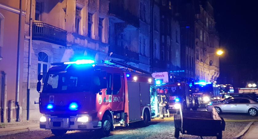 Pożar mieszkania w Toruniu. Ewakuacja mieszkańców kamienicy [FOTO]