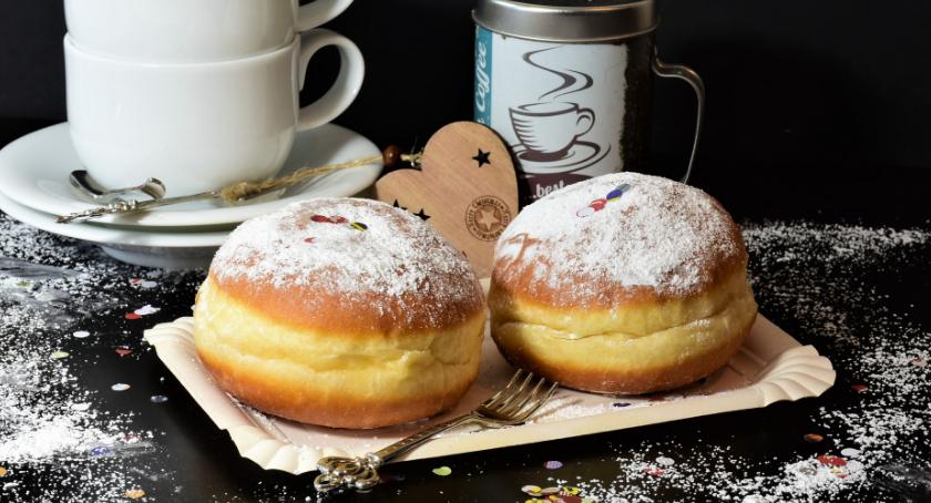 Darmowe pączki pod Toruniem. Jest jednak jeden warunek