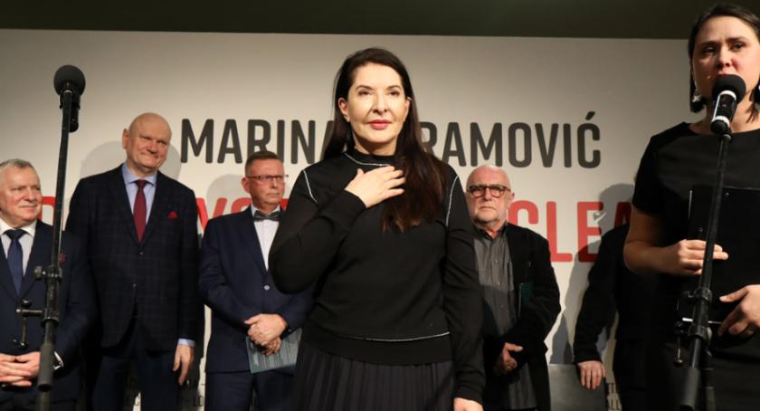 Ogromne kontrowersje przed otwarciem wystawy Mariny Abramović w Toruniu [FOTO]