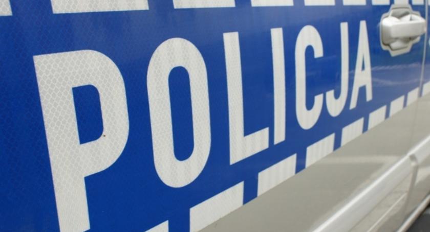 Poranna akcja policjantów i strażaków przy ul. Konstytucji 3 Maja. Nie żyje 65-letni mężczyzna