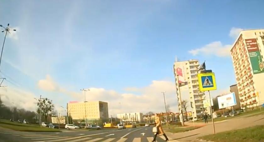 Kontrowersyjna jazda taksówkarza z toruńskiej korporacji [WIDEO]