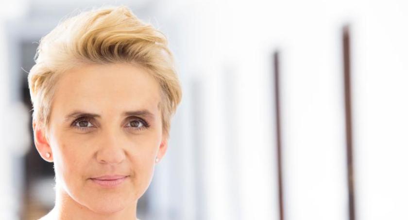 Joanna Scheuring-Wielgus: Rząd jest przyspawany do kościoła
