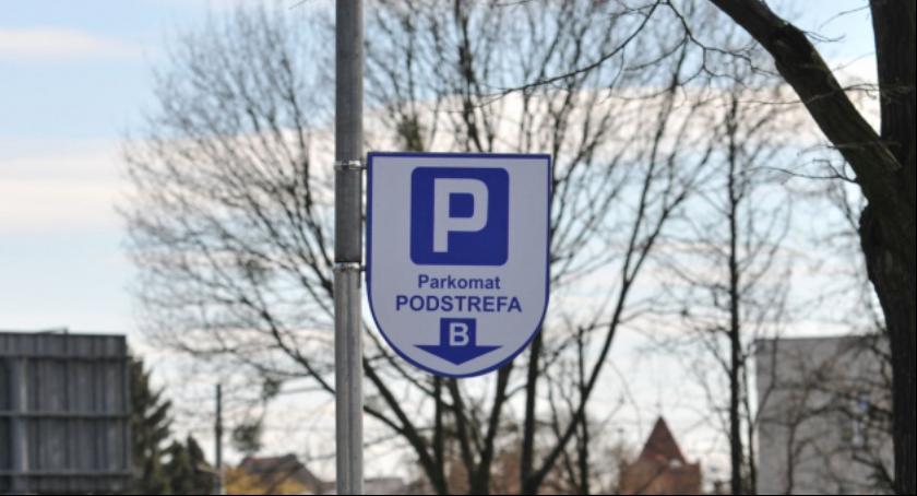 Uwaga kierowcy! Od dziś więcej płatnych miejsc parkingowych w Toruniu