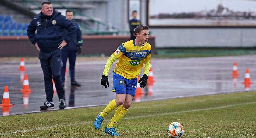 Trafienie w ostatnich minutach meczu. Elana wygrywa na własnym stadionie