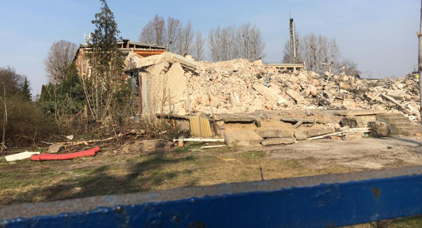Koniec pewnej epoki. Symbol Torunia legł w gruzach... [FOTO]