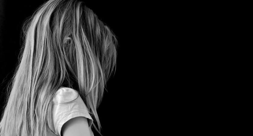Czterech mężczyzn składało propozycje seksualne 11-letniej dziewczynce!