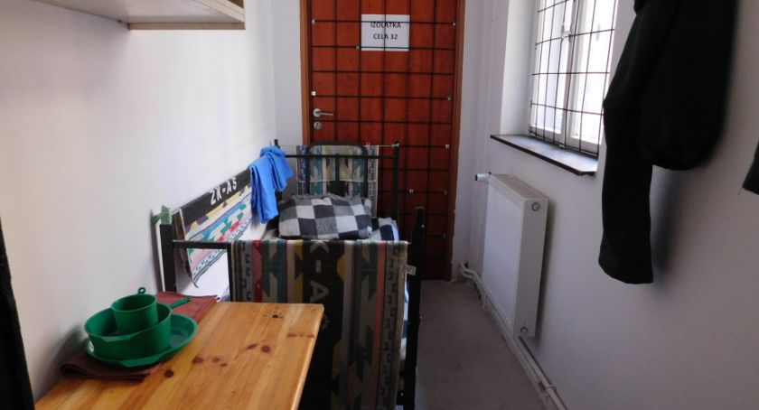 Oryginalny pomysł restauratora. W toruńskim lokalu można poczuć więzienny klimat [FOTO]