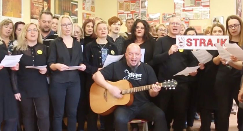 Nauczyciele z toruńskiego liceum nagrali protest song! [WIDEO]