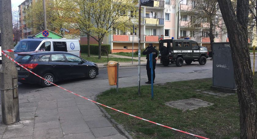 Niebezpieczna sytuacja na Lelewela. Ewakuowano mieszkańców [FOTO]