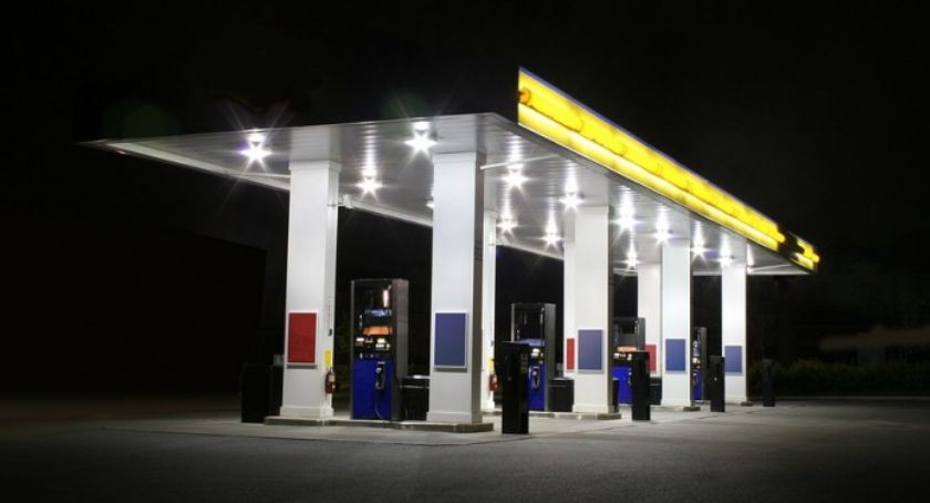 Złodziej ukradł samochód na toruńskiej stacji benzynowej! [FOTO]