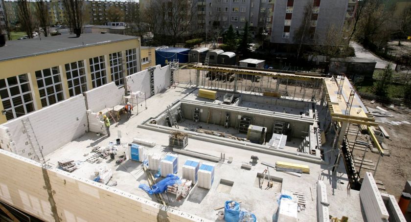 W Toruniu powstaje basen z ruchomym dnem za ponad 10 mln zł [FOTO]