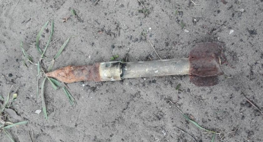 Bawiące się dzieci znalazły w Toruniu granat! Co zrobiły z niewybuchem?