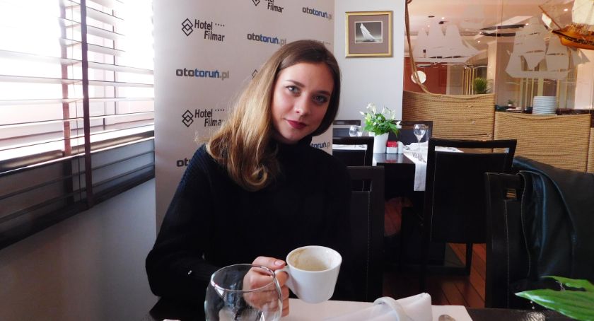 Weronika Wierzbowska: W pracy stewardessy cenię różnorodność 
