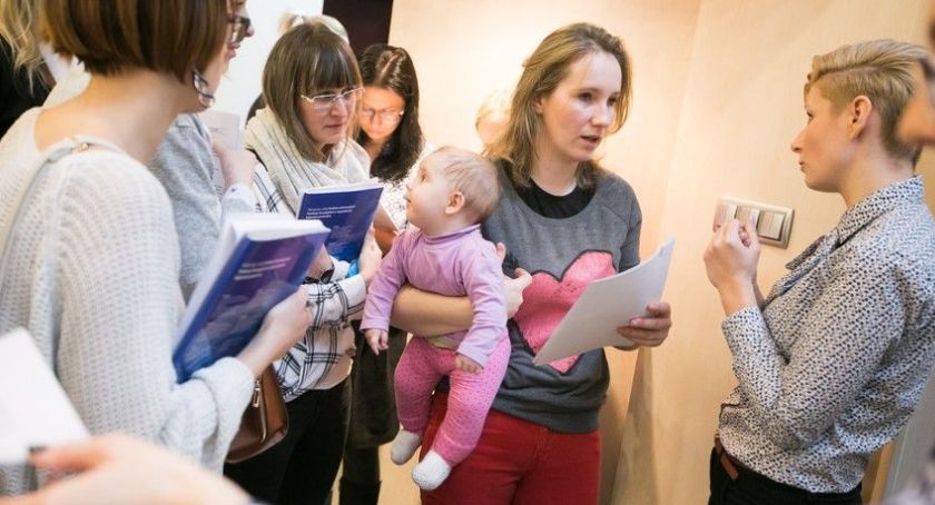 W poniedziałek rusza program „Aktywna Mama, aktywny Tata”. Jak zdobyć 800 zł na dziecko?