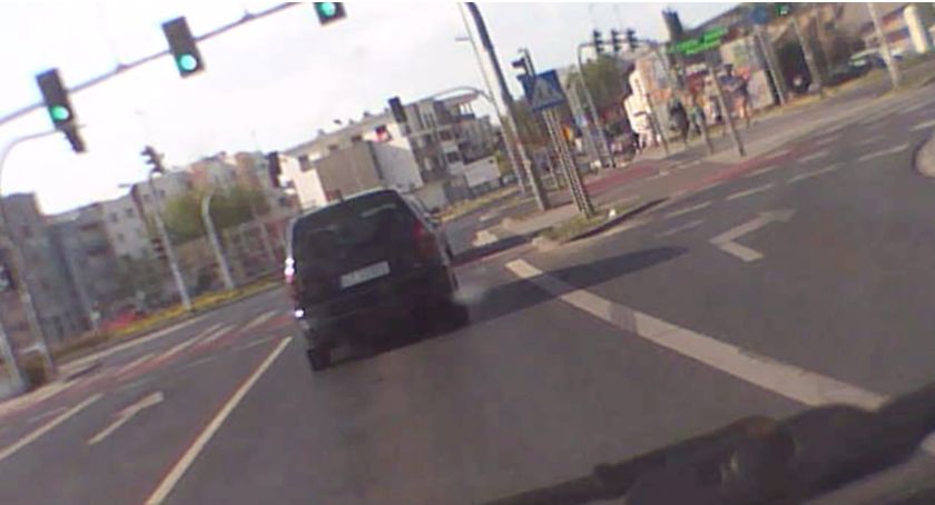 Kuriozalna sytuacja na Trasie Średnicowej. Piesi i kierowcy byli zaskoczeni... [WIDEO]