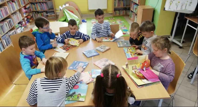 Trwa Ogólnopolski Tydzień Bibliotek. Popularna pisarka odwiedzi podtoruńską bioliotekę