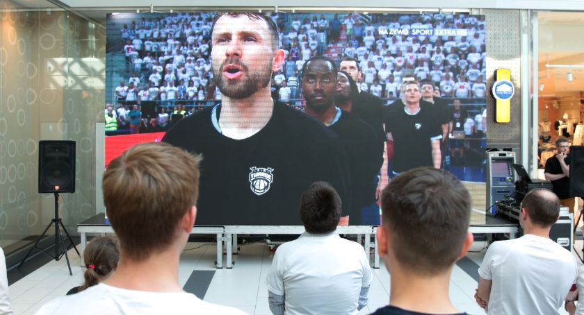 Finały EBL. Torunianie wspierają Polski Cukier Toruń w specjalnej strefie kibica [FOTO]