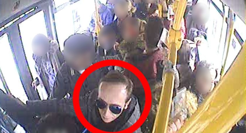 Przestępstwo o charakterze seksualnym w toruńskim autobusie. Rozpoznajesz tego mężczyznę? [FOTO]