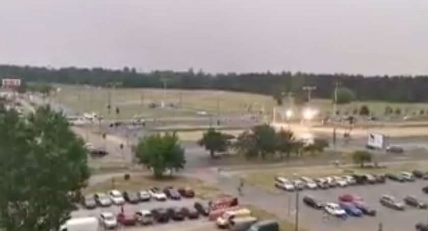 Lampy przestały działać po uderzeniu pioruna w Toruniu [WIDEO]