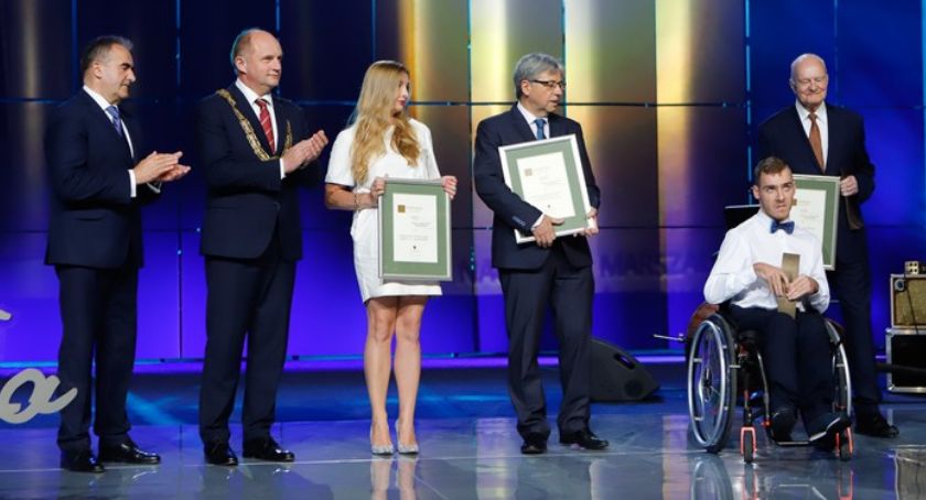 Marszałek przyznał prestiżowe nagrody za wartościowe dokonania [FOTO]