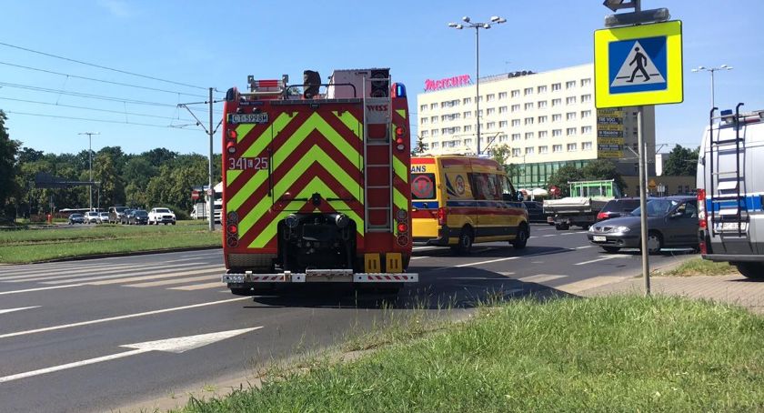 Uwaga kierowcy! Wypadek na Alei 700-lecia w Toruniu [FOTO]
