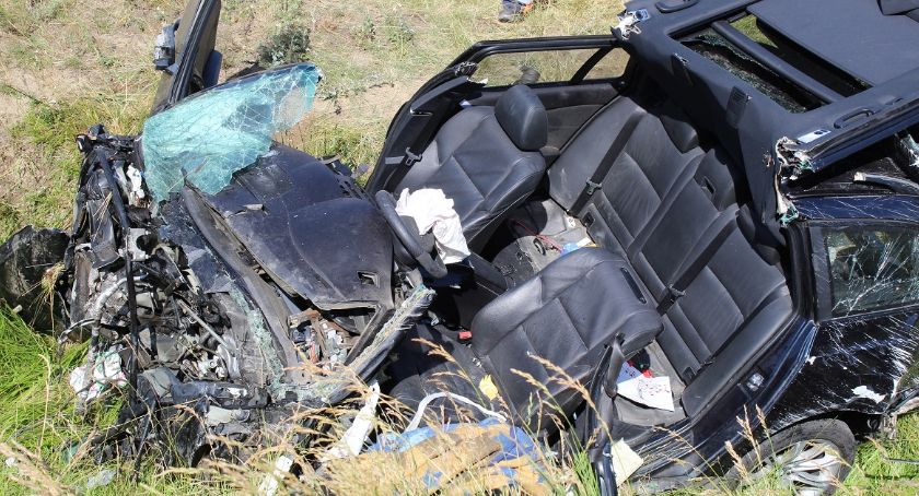 O krok od tragedii. Kierowca BMW przeszarżował na autostradzie A1 [FOTO]