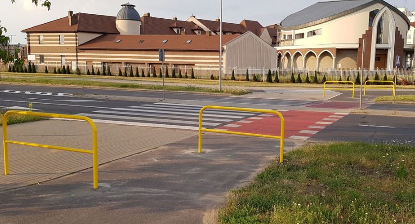 Czy kontrowersyjne barierki dla rowerzystów zostaną usunięte? Odpowiada prezydent Zaleski