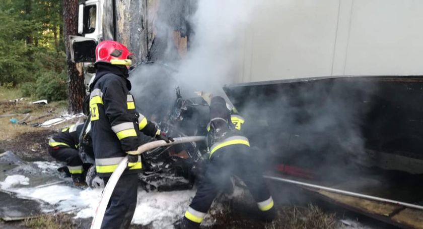 Śmiertelny wypadek na trasie Toruń-Bydgoszcz. TIR stanął w płomieniach [FOTO]