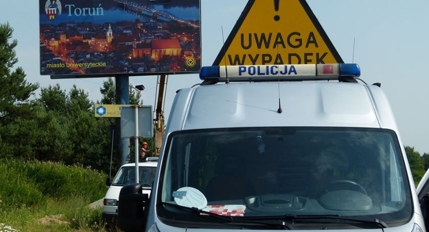 Samochód potrącił kobietę na przejściu dla pieszych w Toruniu