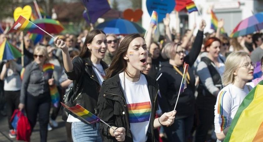 Toruń odpowiada na rozruchy podczas białostockiego Marszu Równości