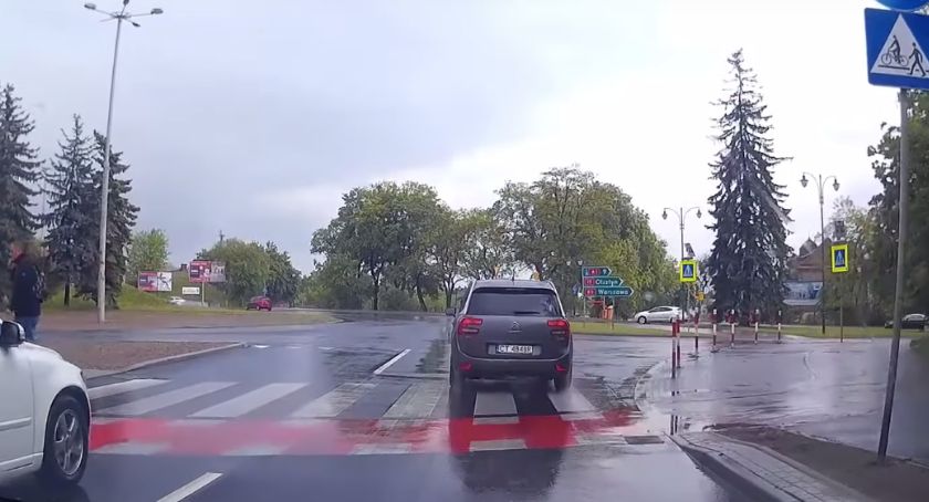 Pod prąd na toruńskim rondzie! Stop Cham prosto z naszego miasta [WIDEO]