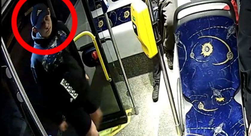 Toruńska policja poszukuje rozbójnika z autobusu MZK. Poznajesz go? [FOTO]