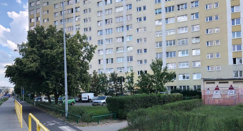 Tragedia w Toruniu. Nie żyje mężczyzna, który skoczył z ósmego piętra [FOTO]