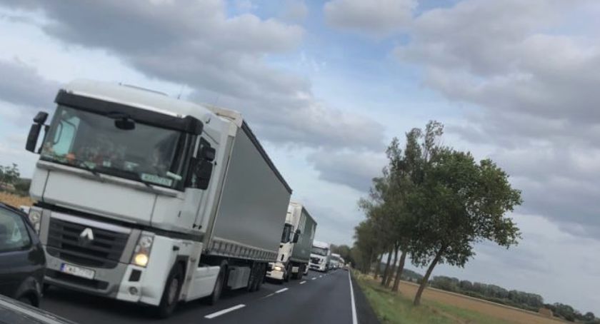 Wypadek pod Toruniem. Droga całkowicie zablokowana!
