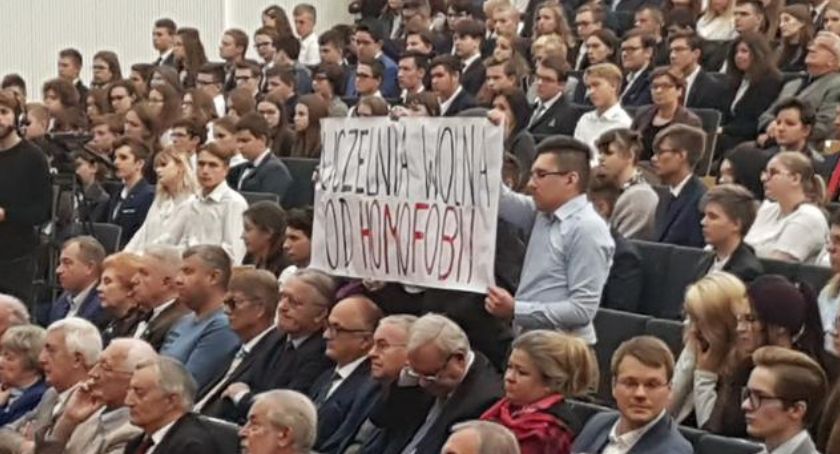 Protest środowisk lewicowych na inauguracji roku akademickiego UMK