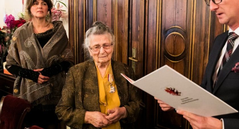Stuletnia torunianka Wanda Łukasiewicz otrzymała medal Unitas Durat