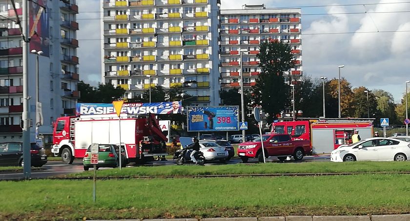 Uwaga kierowcy! Wypadek przy Alei 700-lecia w Toruniu [FOTO]