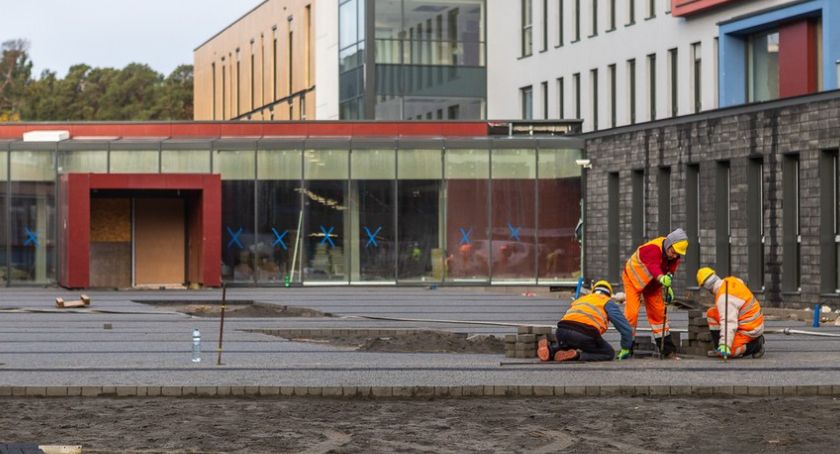 Robot apteczny zrewolucjonizuje podawanie leków w szpitalu na toruńskich Bielanach