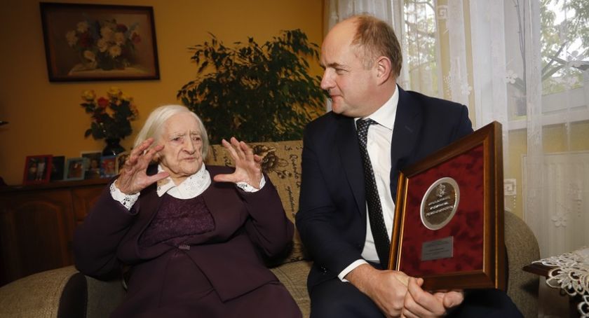 Stuletnia mieszkanka Grębocina Eufemia Bolinowska otrzymała Medal Unitas Durat