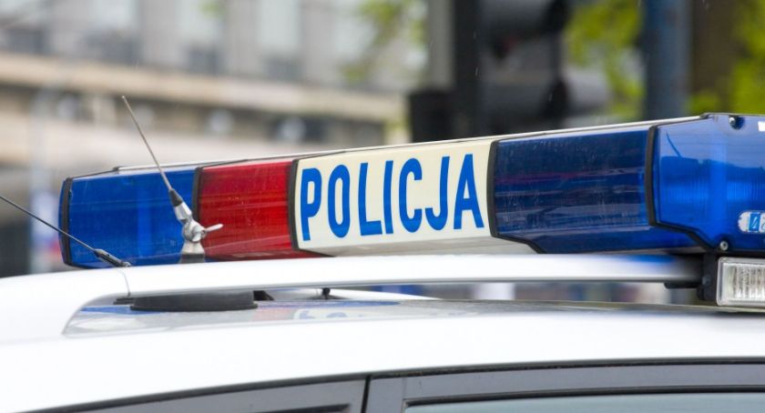 Pijany 52-latek z Torunia wiózł na kolanach swojego wnuka. Doprowadził do kolizji i... uciekł