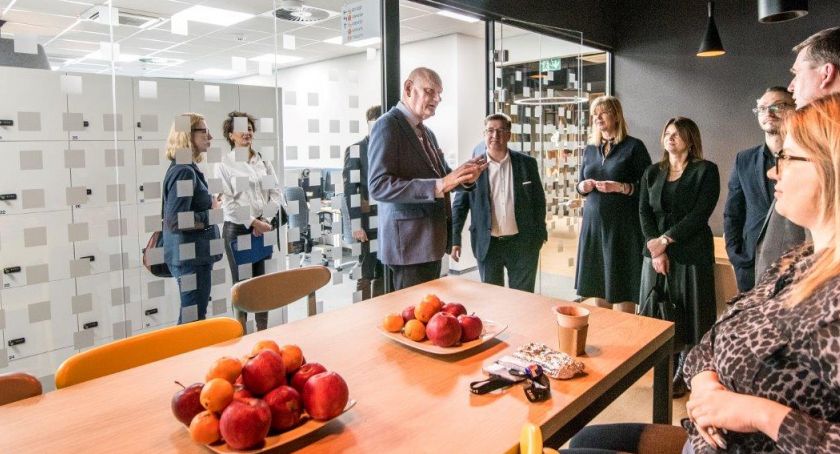 Telekomunikacyjny gigant uruchomił swoje „kosmiczne” centrum w Toruniu [FOTO]