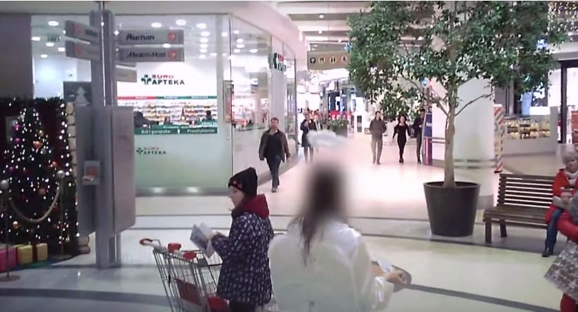 Afera w toruńskiej galerii? W sieci pojawiło się wideo, które wzbudza spore kontrowersje [WIDEO]