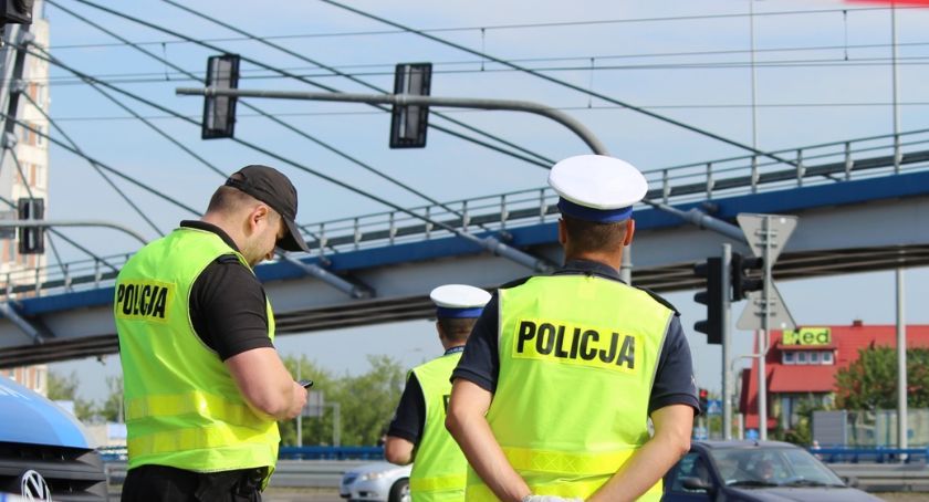 Uwaga kierowcy! Duża liczba policjantów na drogach Torunia i okolic