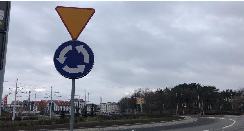 Nowe rondo turbinowe w Toruniu. Jak się na nim nie zgubić?